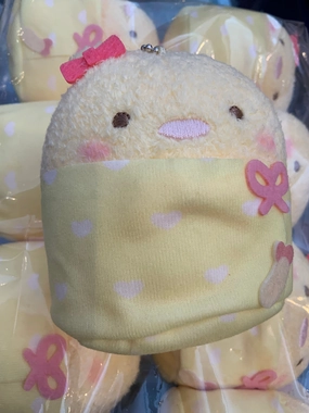 Small Statue Sumikko Gurashi Yochi Yochi Baby Ebifurai No Shippo Small Plush Keychain (In-stock)