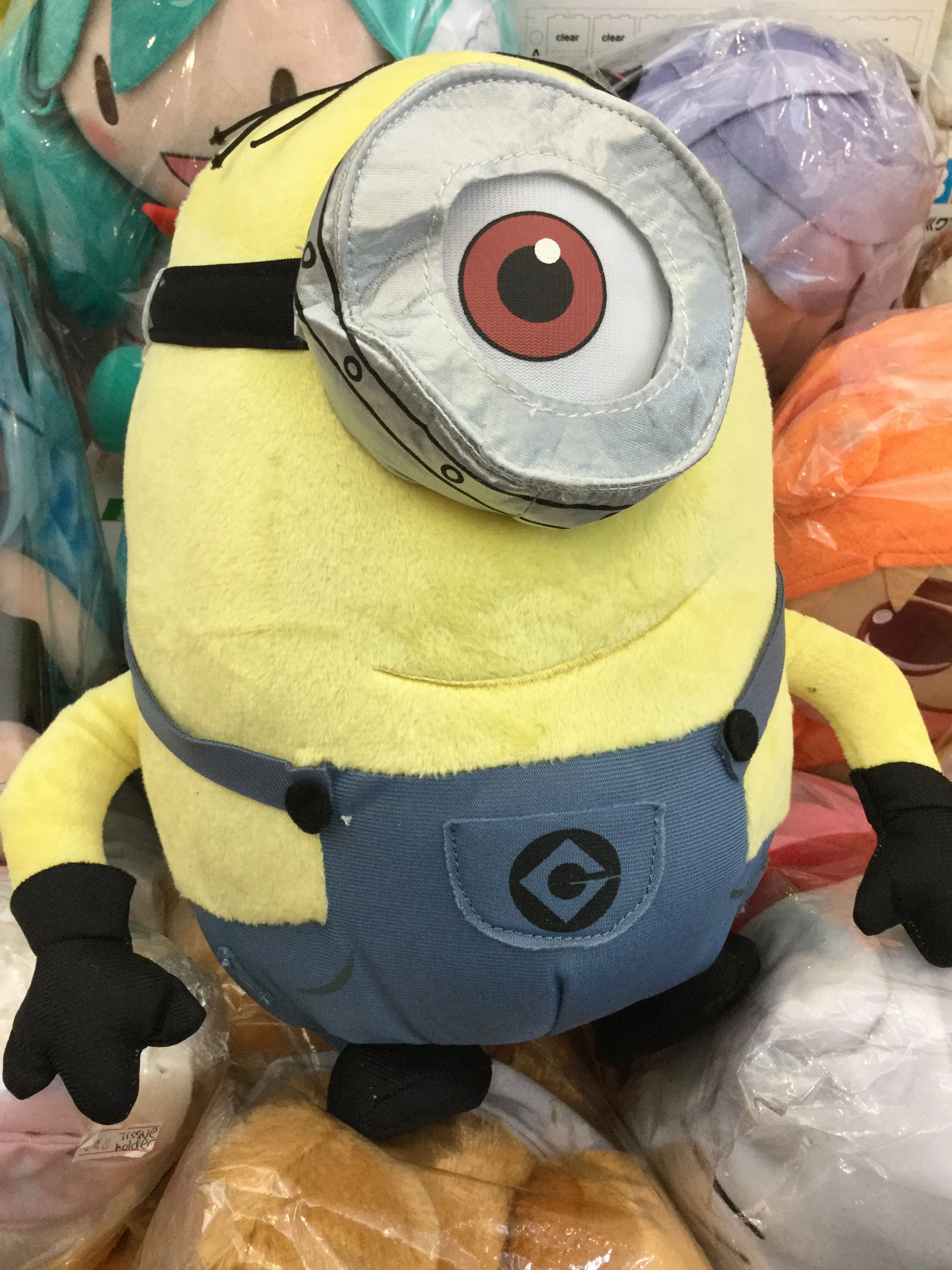 Despicable Me Stuart the Minion Medium Plush (In-stock) Fantasy Hobby Miniature Sculpture
