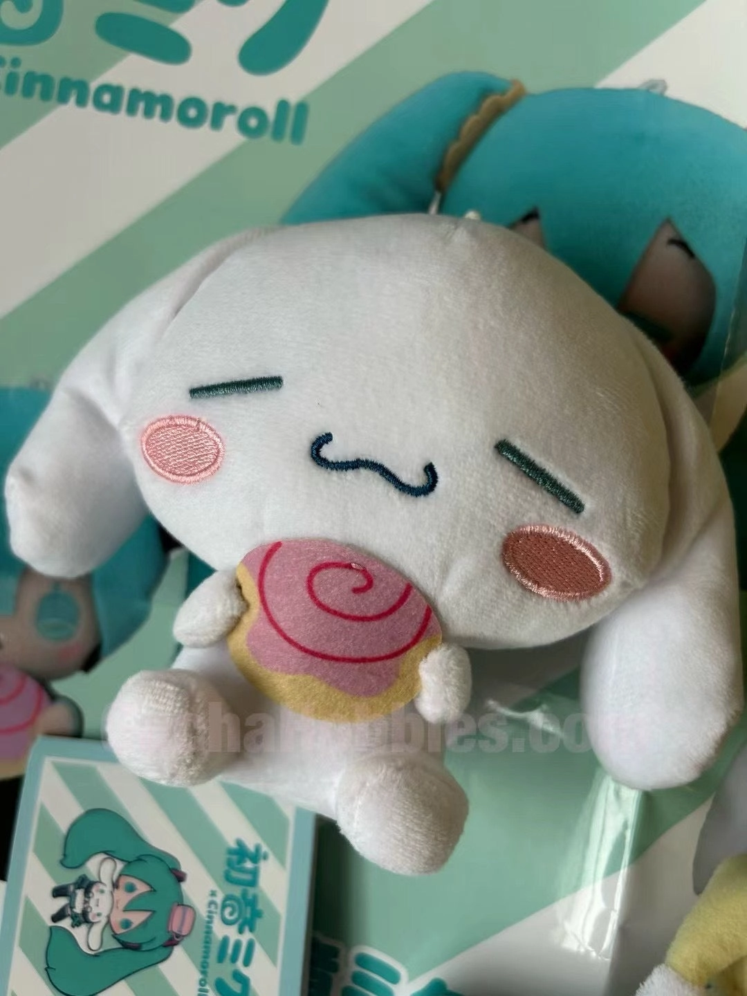 FuRyu Hatsune Miku x Sanrio Cinnamoroll Sleepy Small Plush Keychain Type C (In-stock) Anime Creation Protective Case