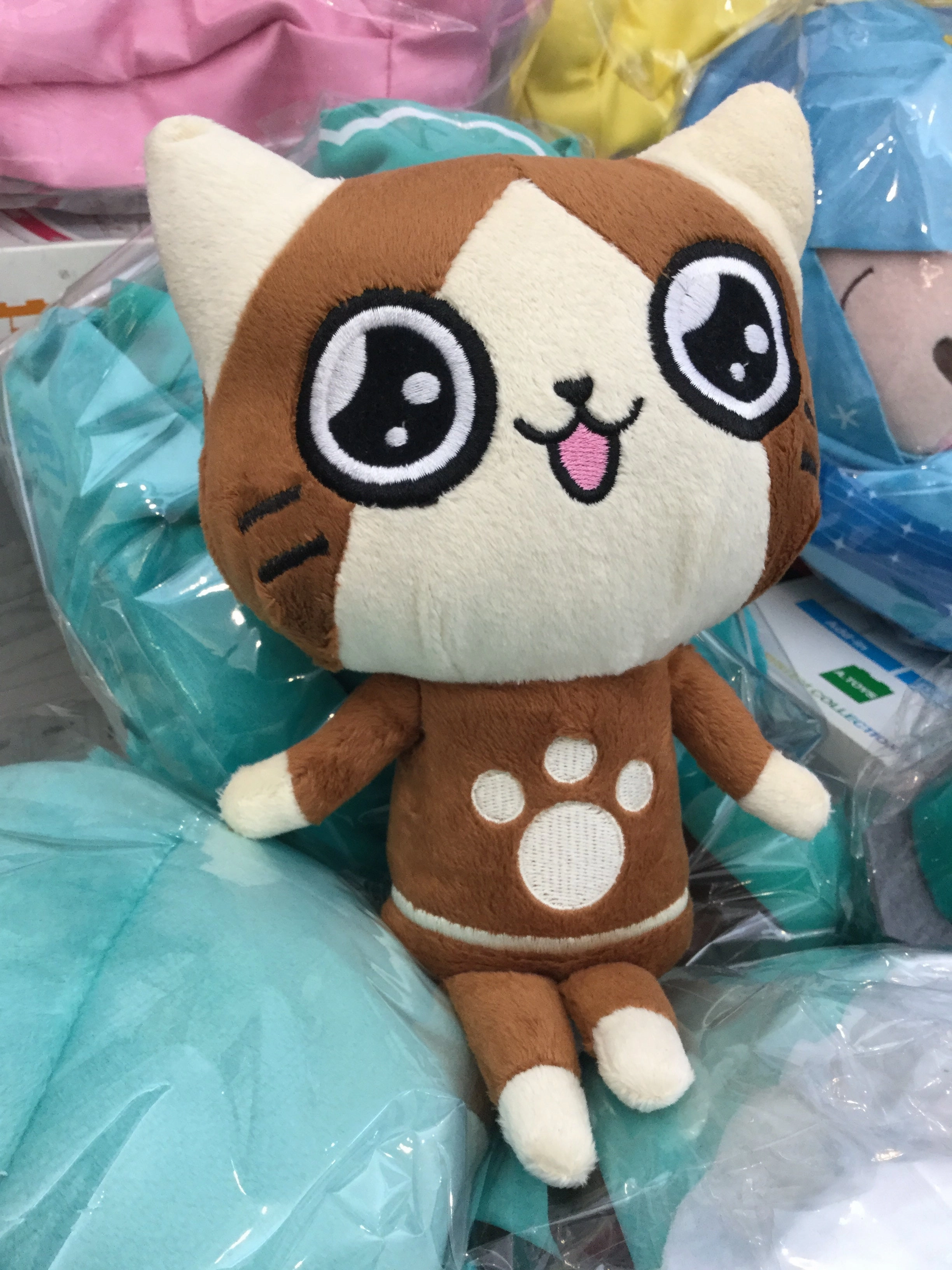 Monster Hunter Falyne Cat Small Plush (In-stock) Family friendly