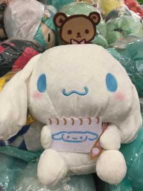 Sanrio Cinnamoroll with Drawing Book Medium Plush (In-stock) Viking Statue