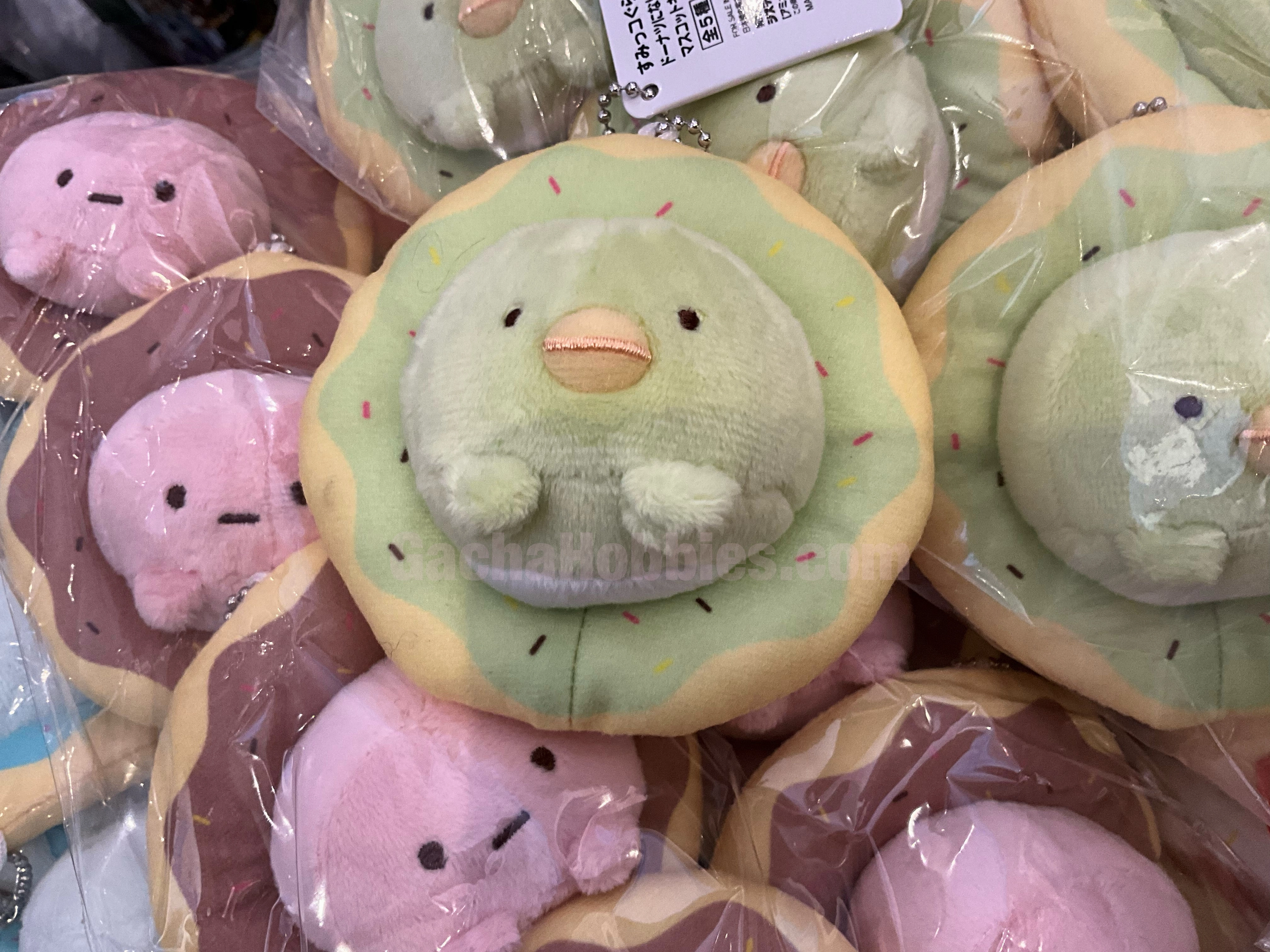 Sumikko Gurashi Chubby Penguin Stuck In Donut Small Plush Keychain (In-stock) Chase Variant Superhero Goods
